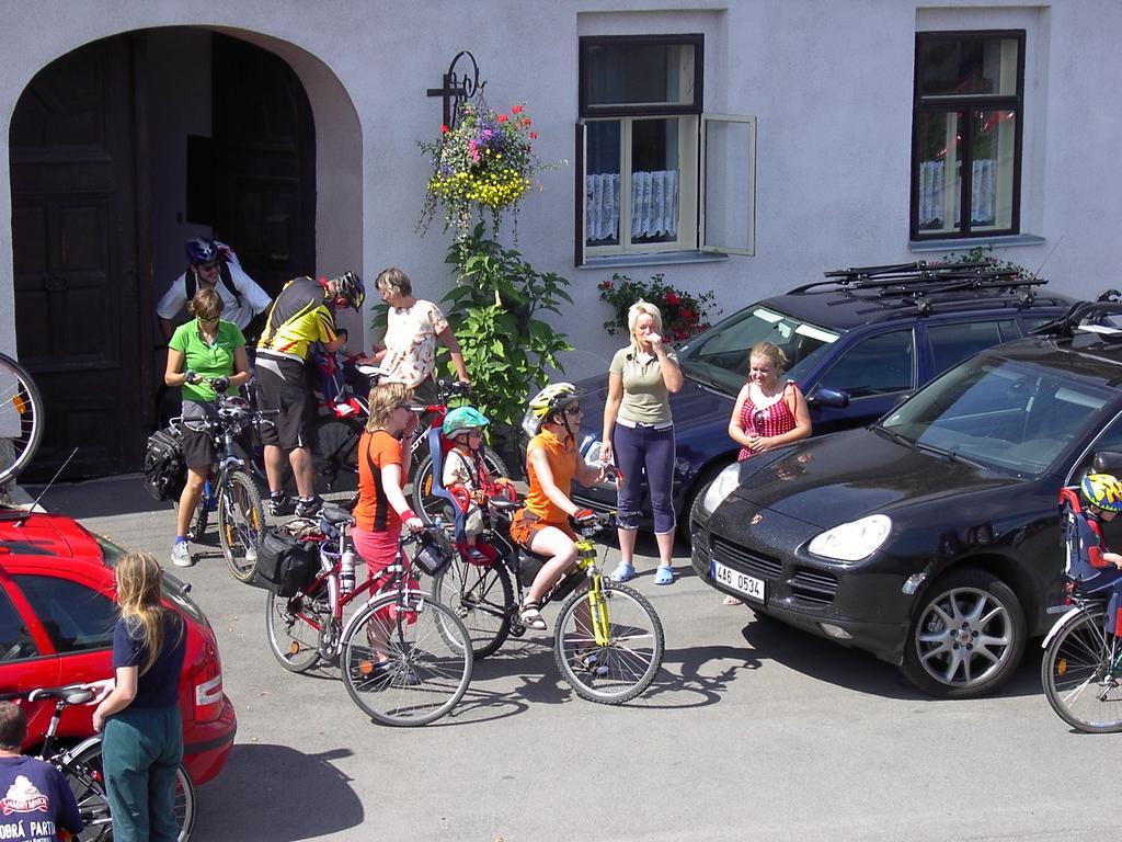 Rodinne Ubytovani Na Habesi Crhov Bagian luar foto
