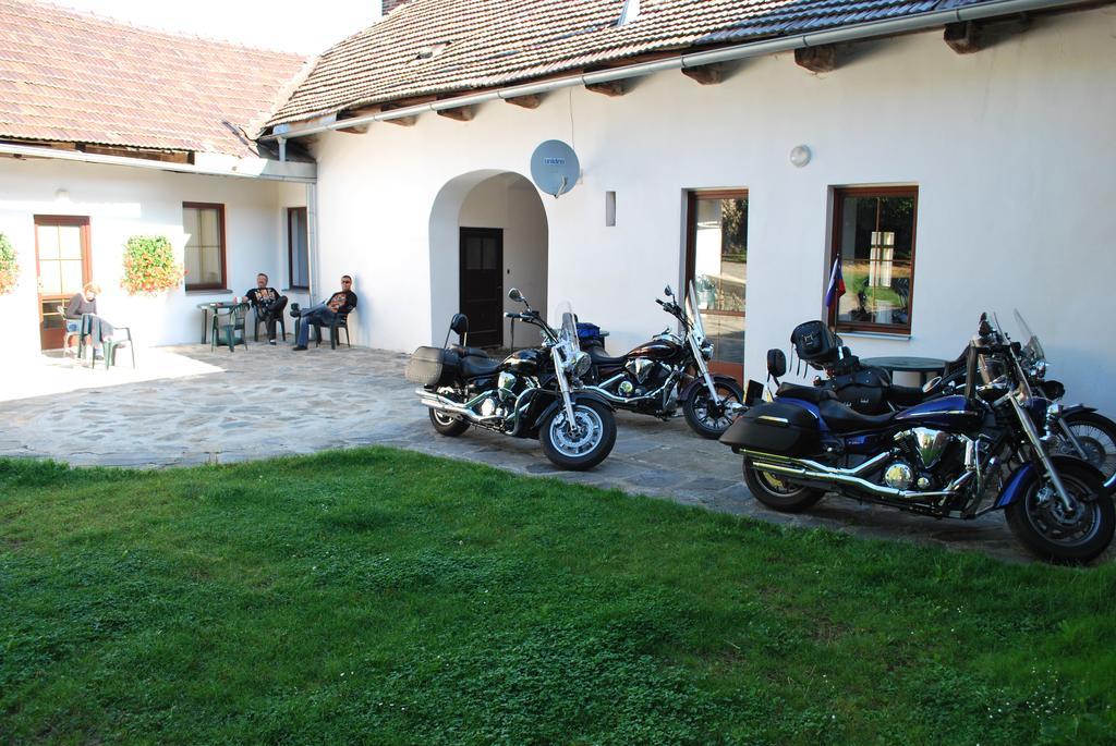 Rodinne Ubytovani Na Habesi Crhov Bagian luar foto